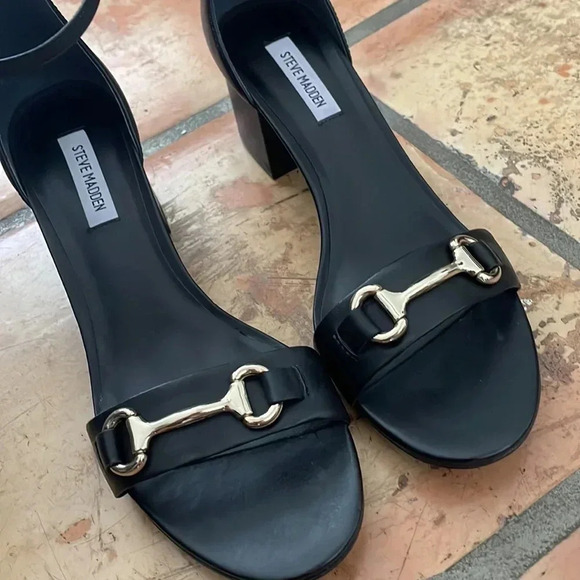 STEVE MADDEN Black Leather Size 11 Irenee Sandal with Bit Detail - Picture 4 of 13